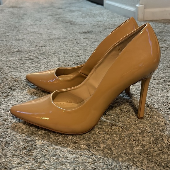 JustFab Nude color pointy high heel - Picture 2 of 4